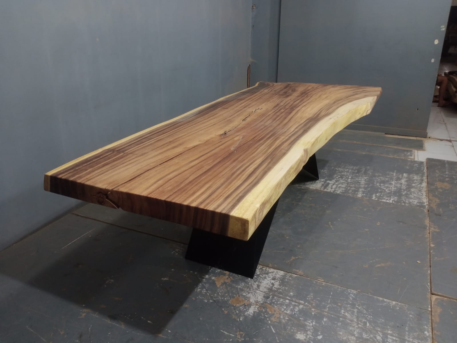 Live Edge Tables