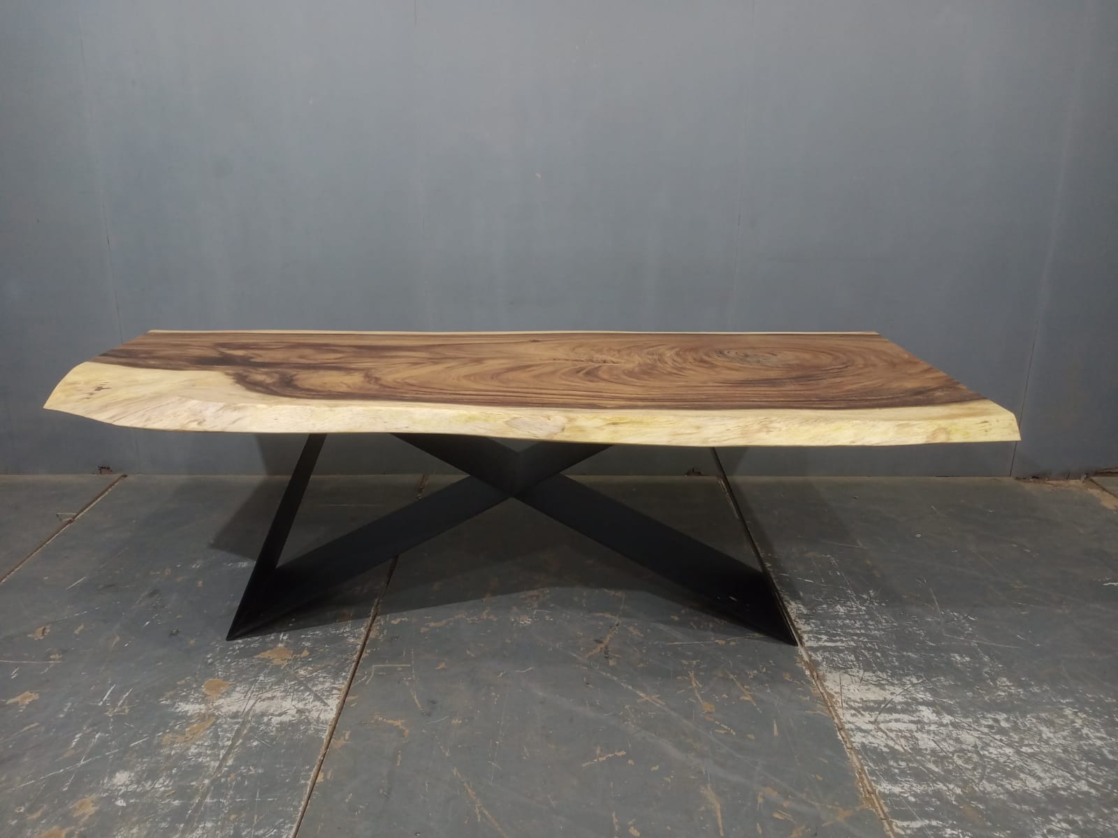 LIVE EDGE TABLES