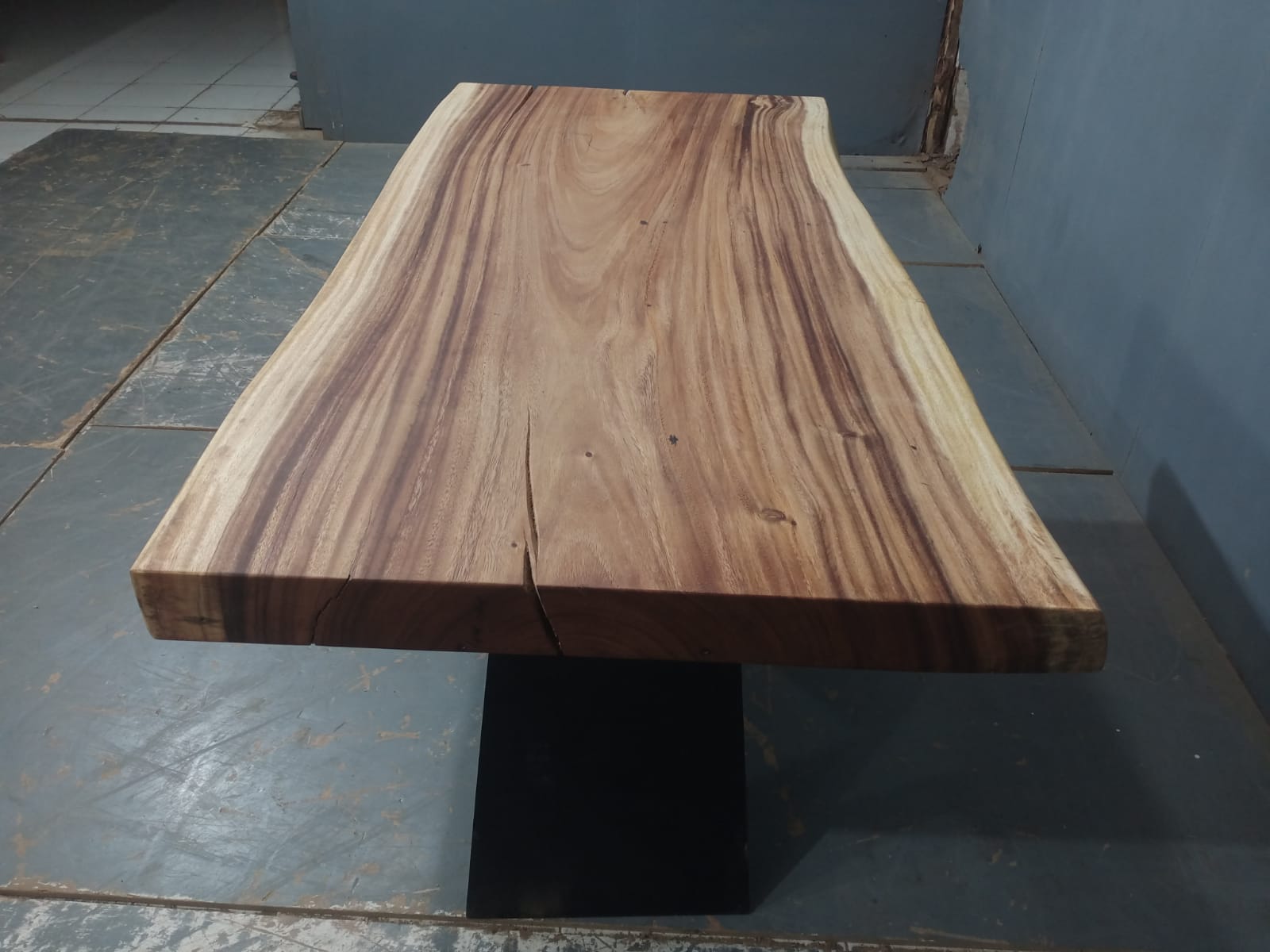 Live Edge Tables