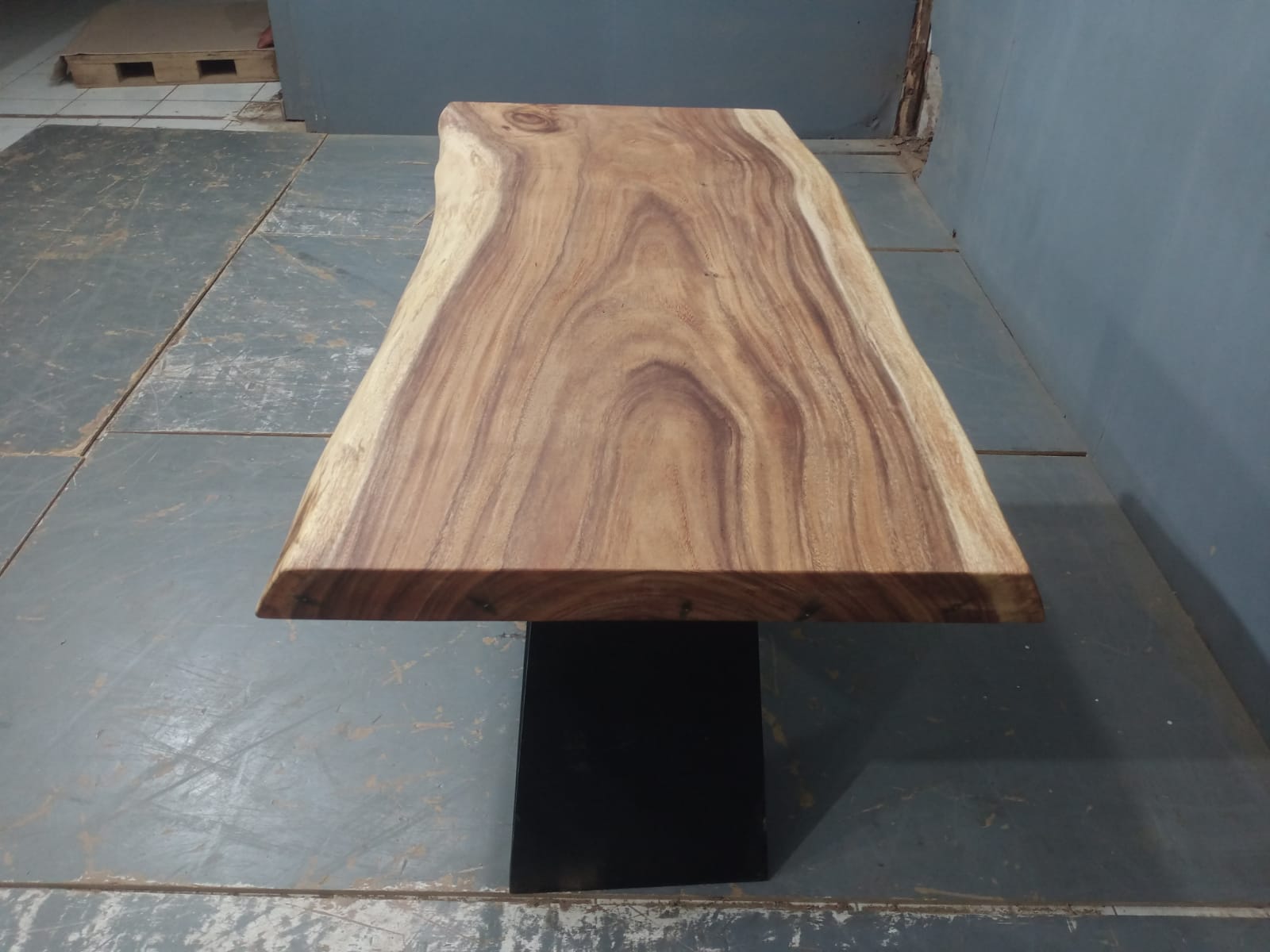 Live Edge Tables