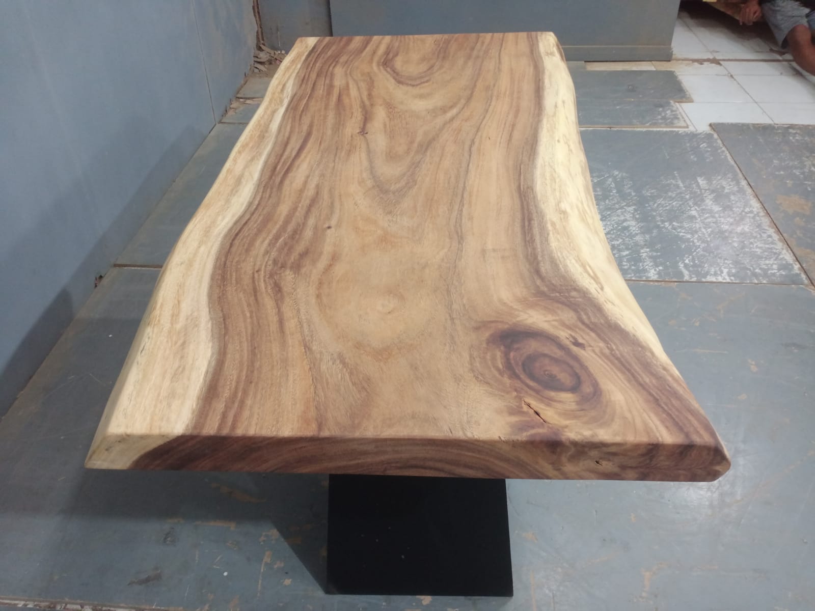 Live Edge Tables