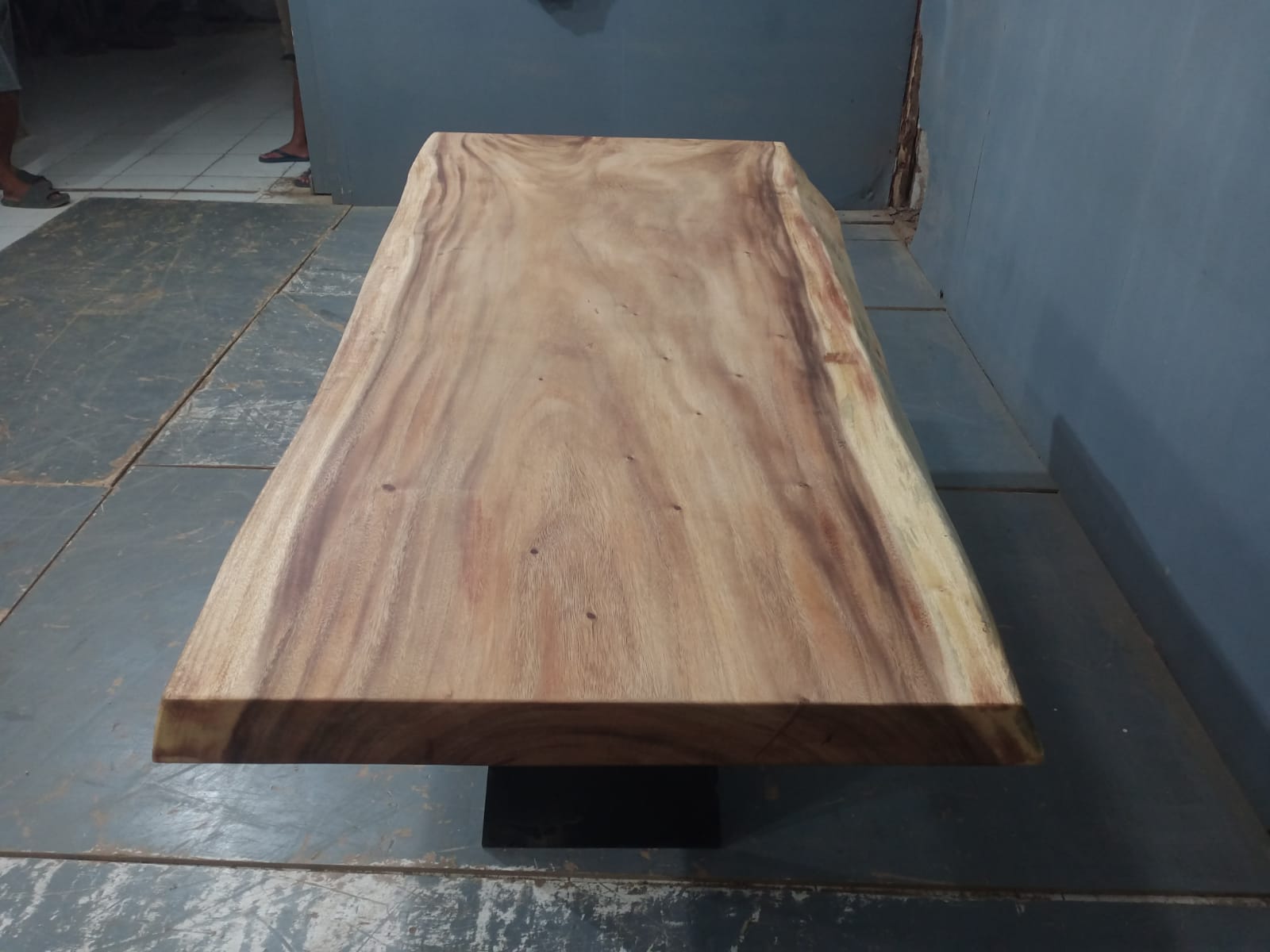 Live Edge Tables