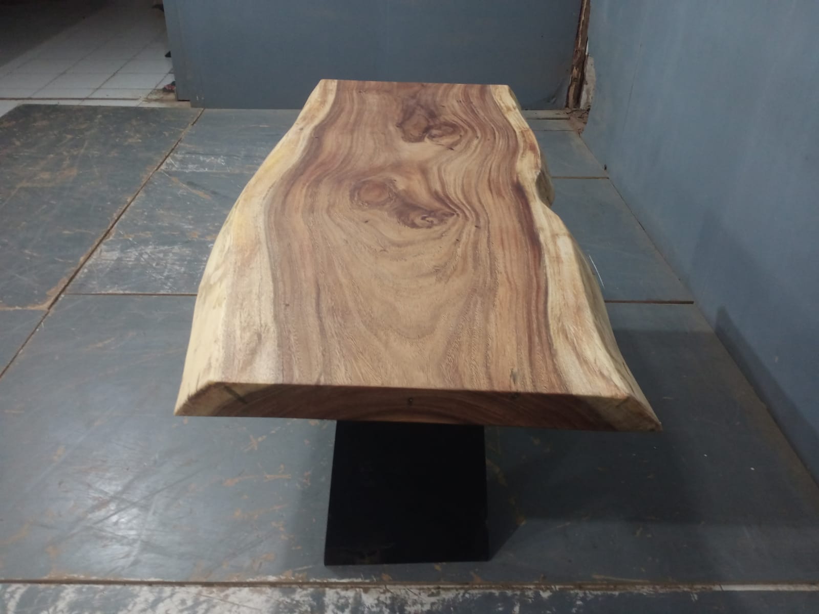 Live Edge Tables