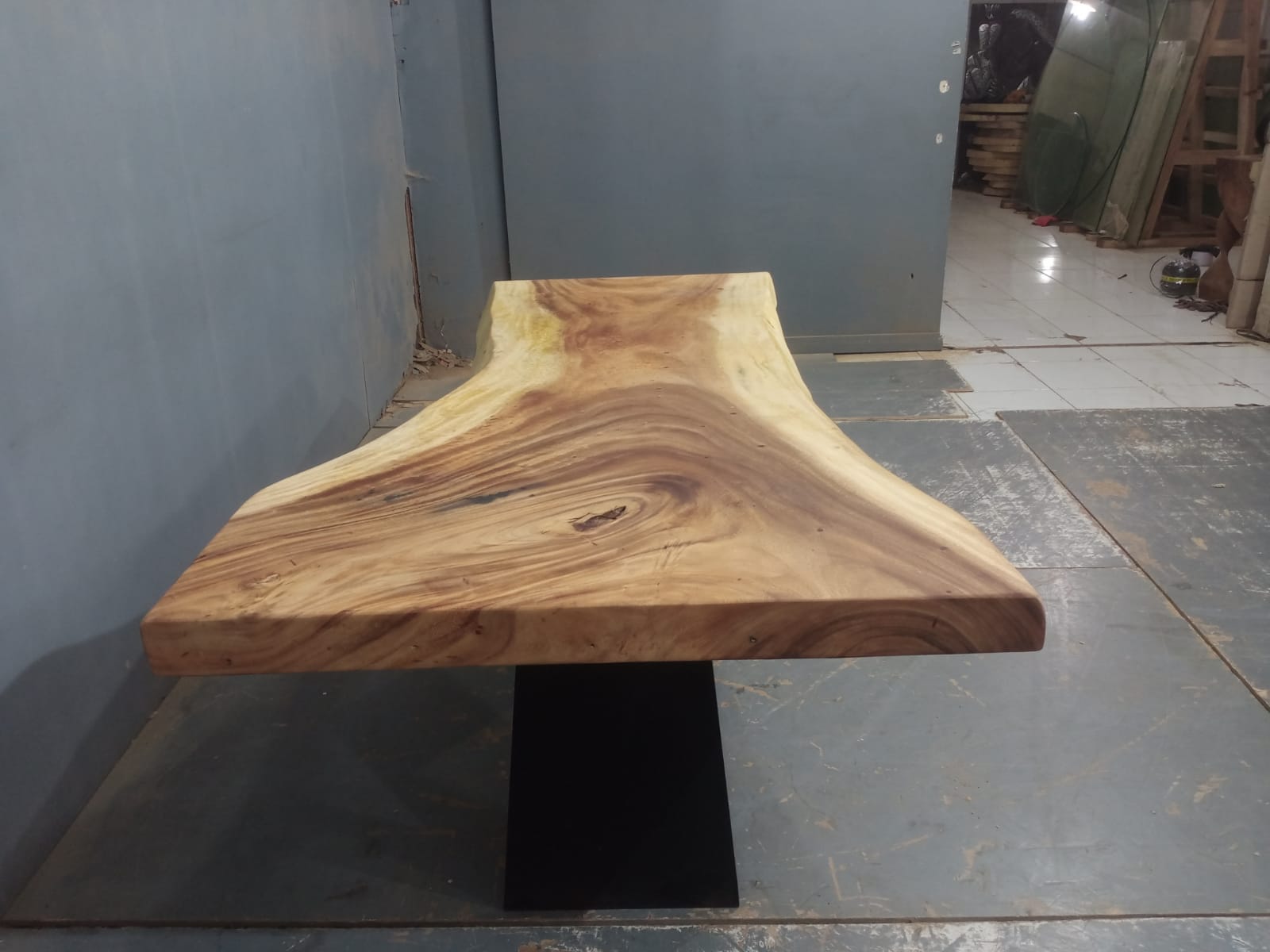 Live Edge Tables