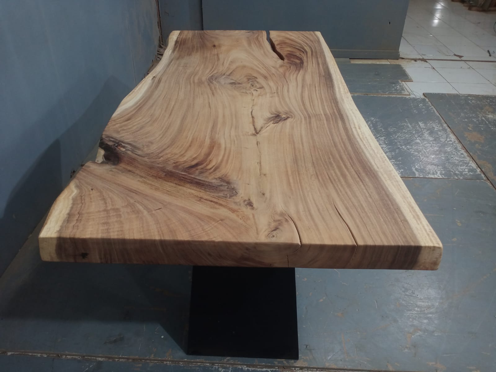 Live Edge Tables