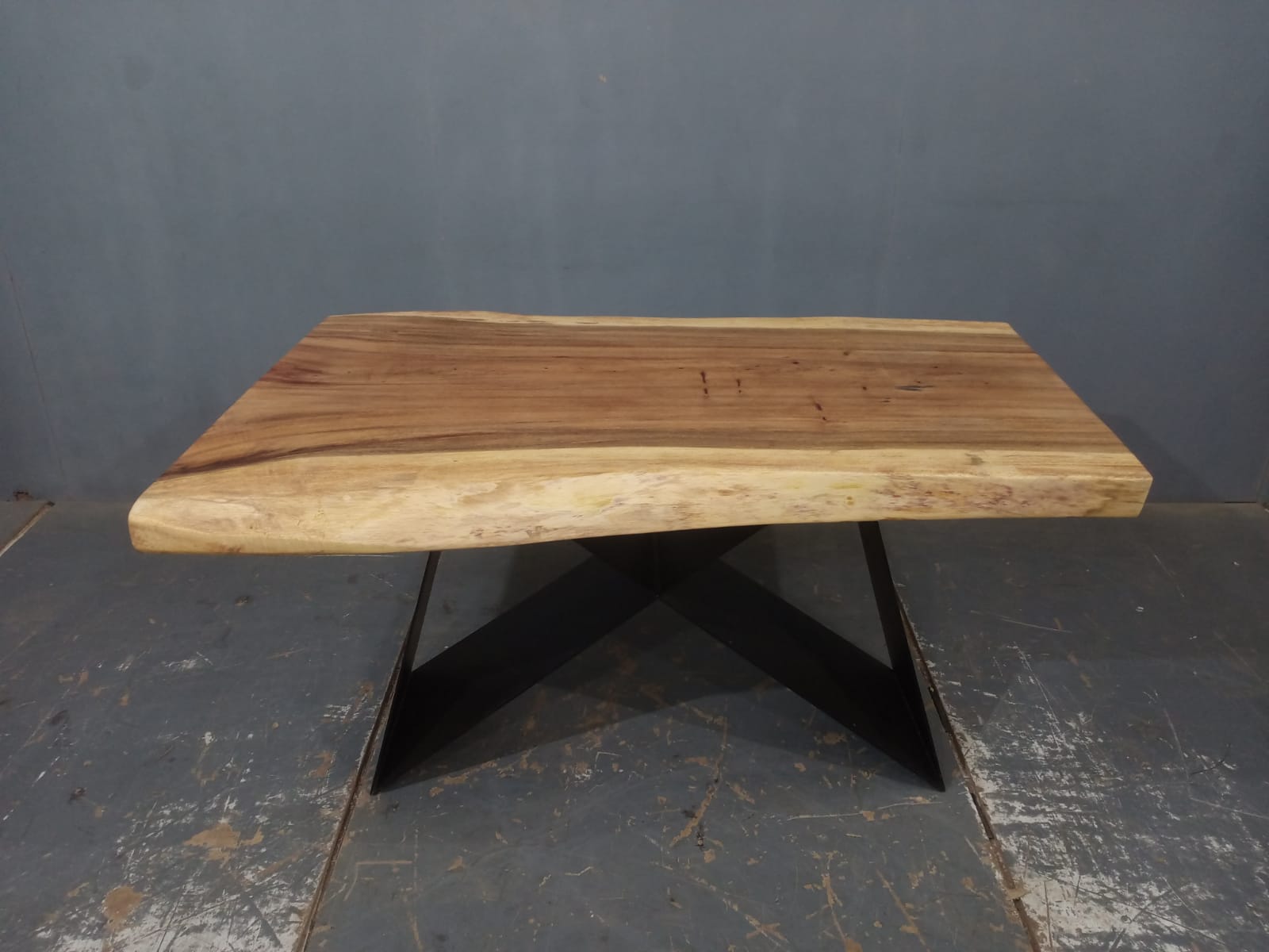 LIVE EDGE TABLES