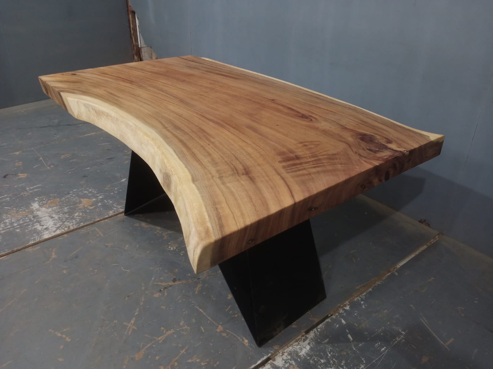 Live Edge Tables