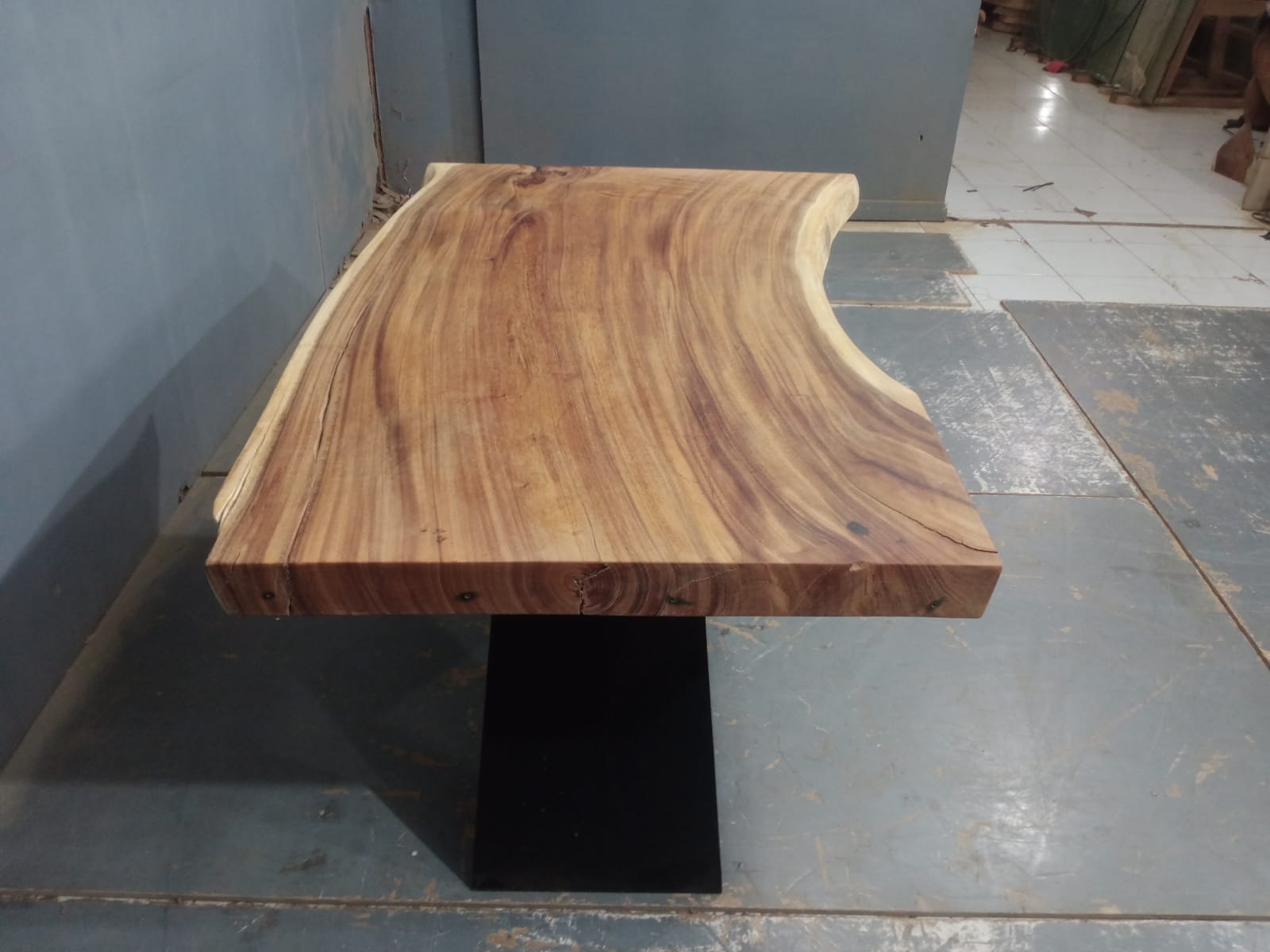 Live Edge Tables
