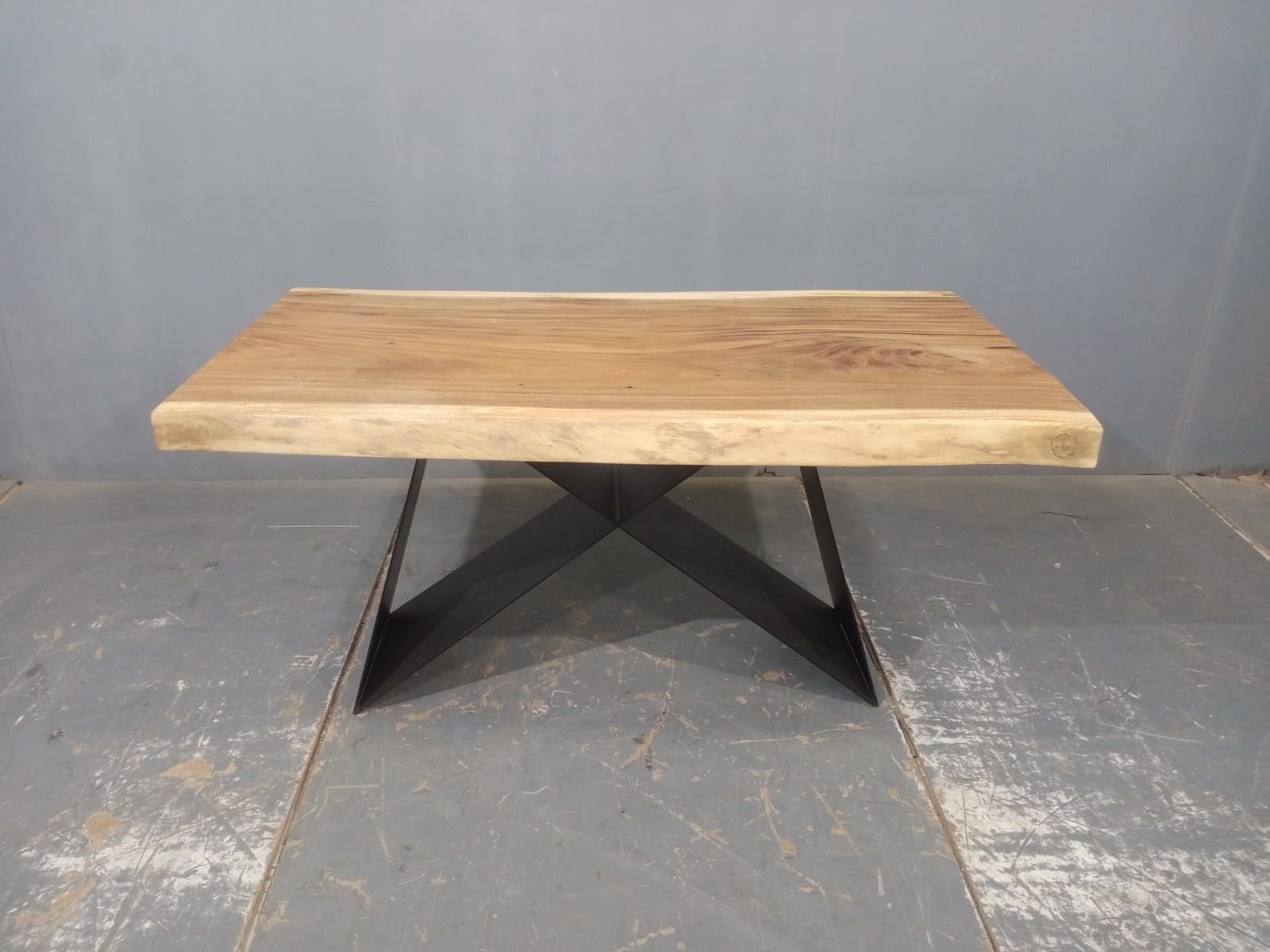 LIVE EDGE TABLES