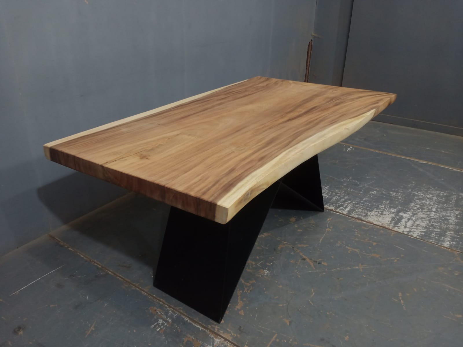 Live Edge Tables