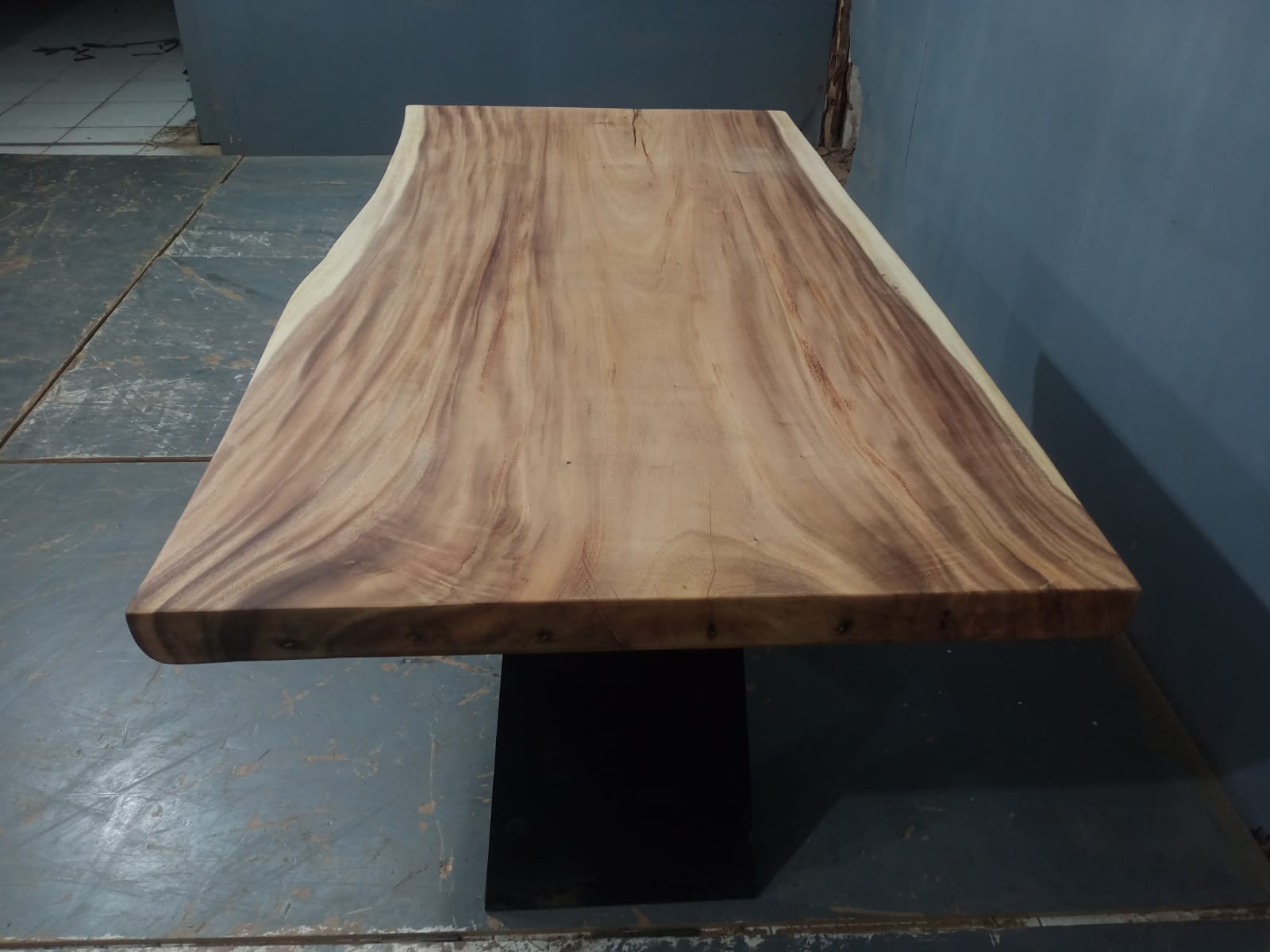 Live Edge Tables