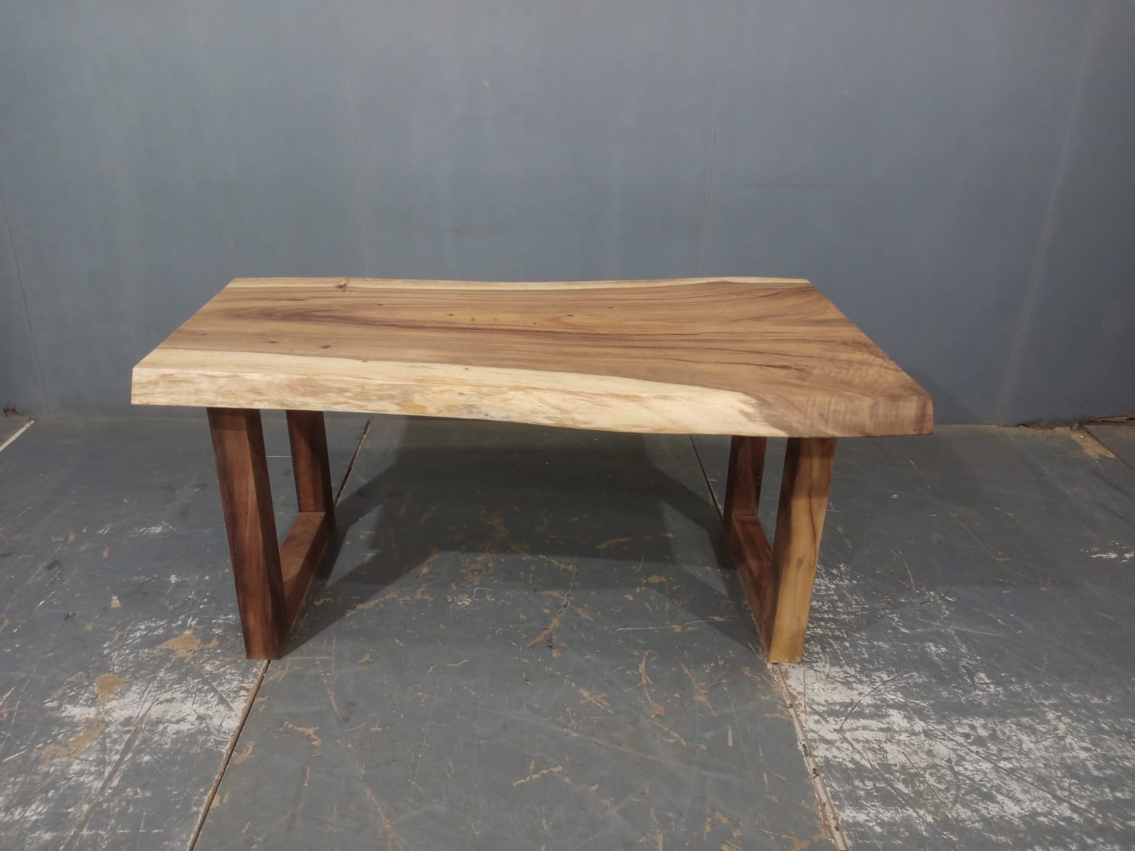 LIVE EDGE TABLES