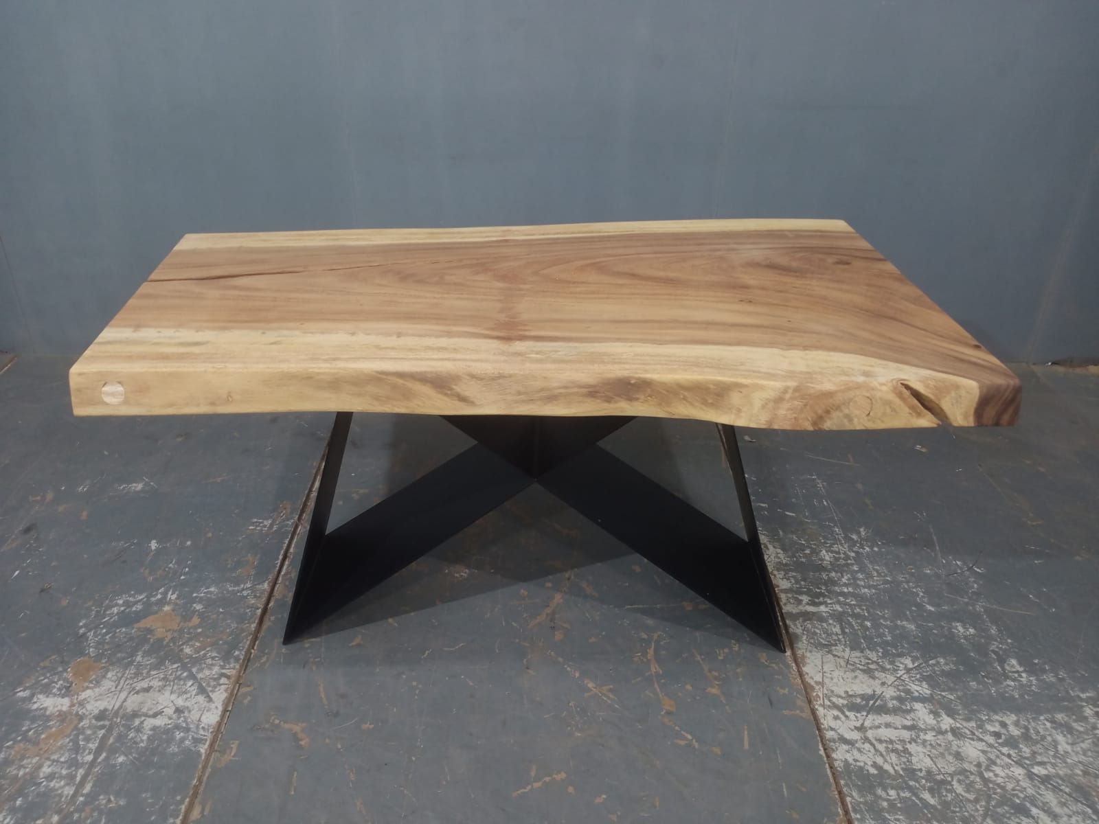 LIVE EDGE TABLES