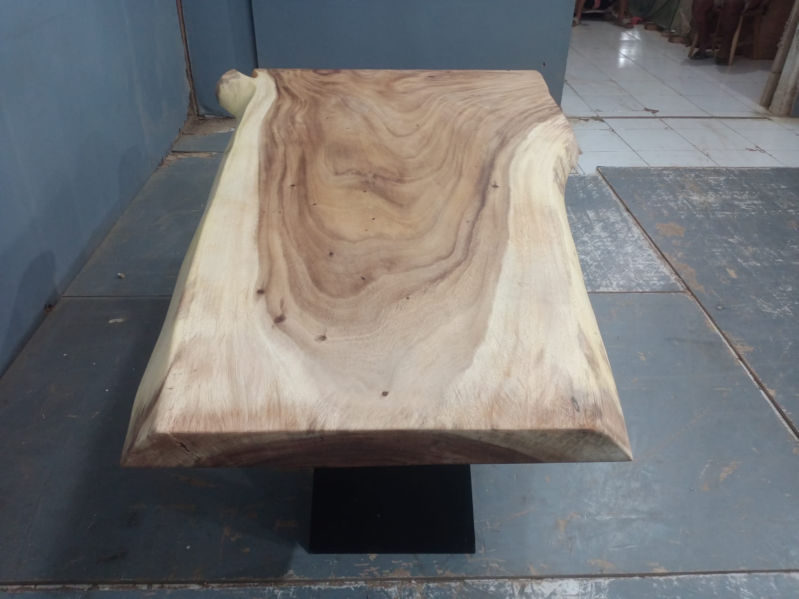 Live Edge Tables
