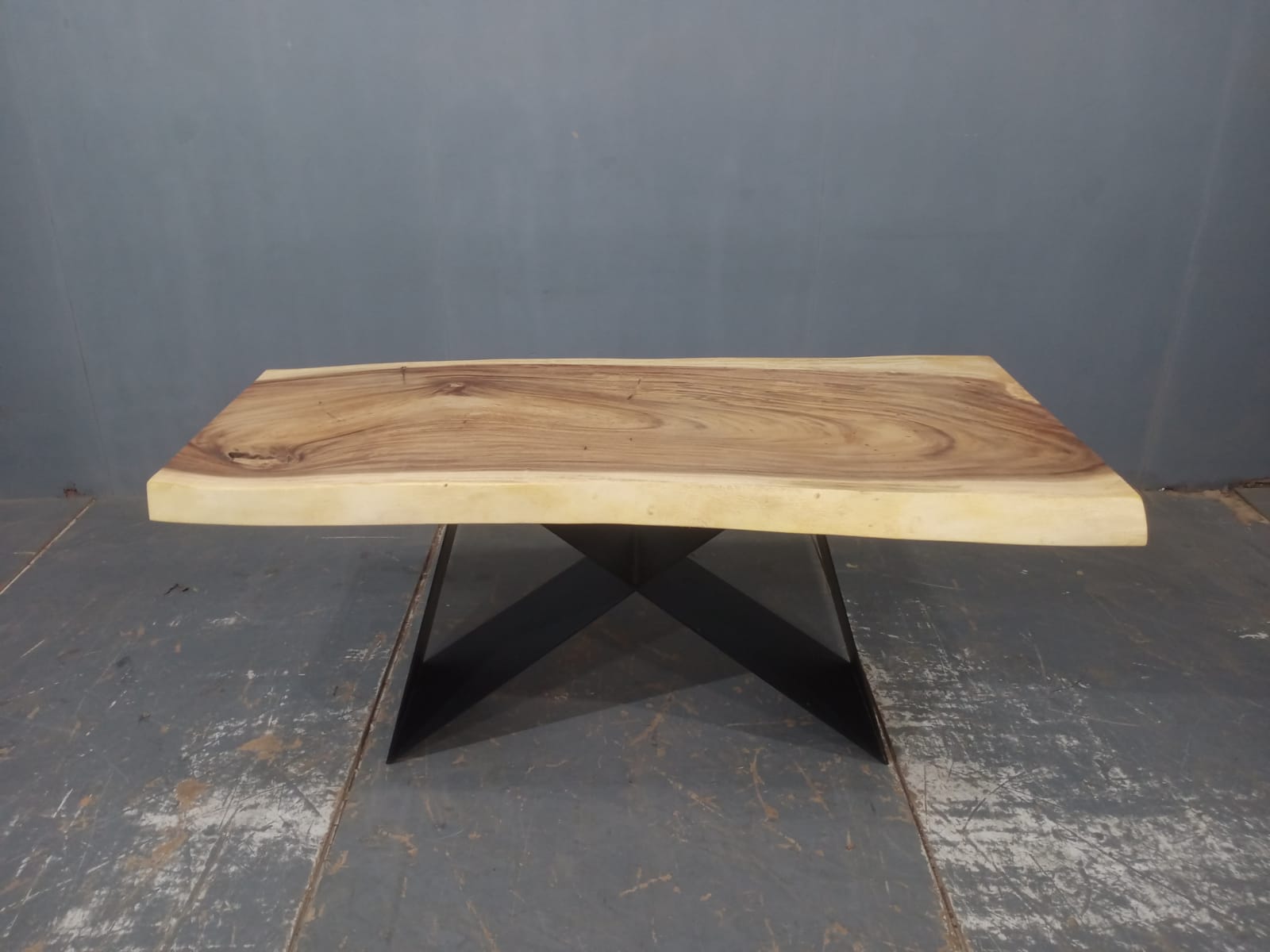 LIVE EDGE TABLES