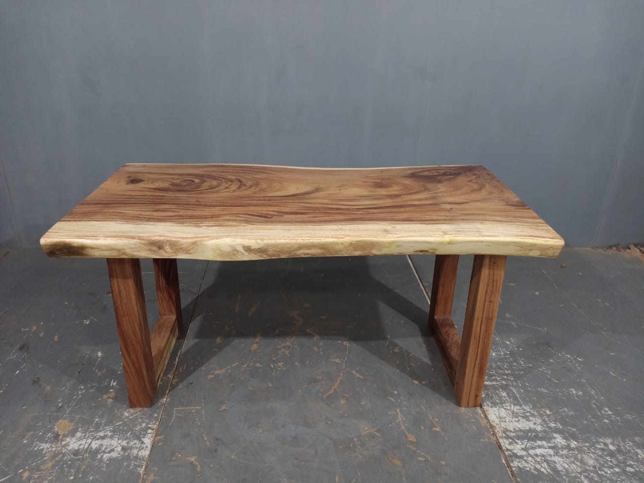 LIVE EDGE TABLES
