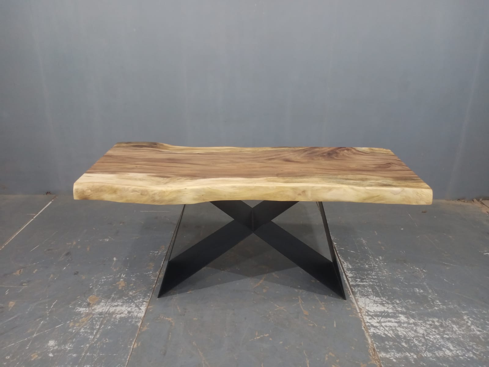 LIVE EDGE TABLES