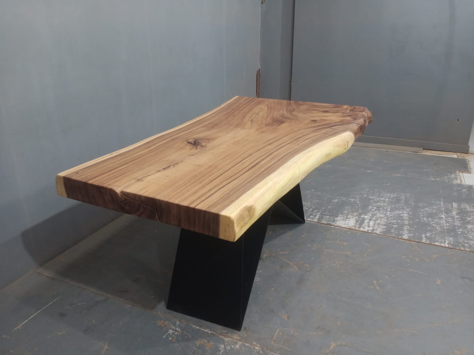 Live Edge Tables
