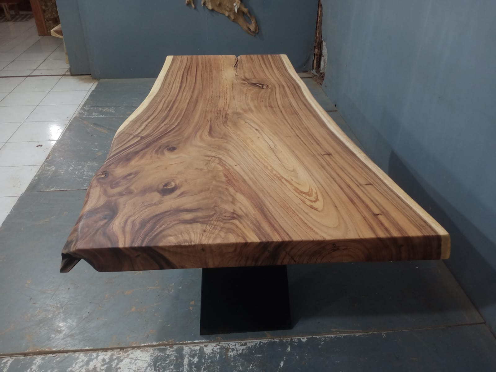 Live Edge Tables