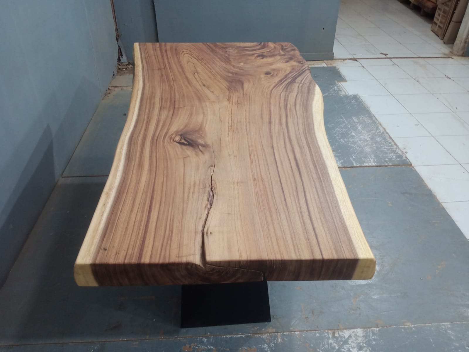 Live Edge Tables