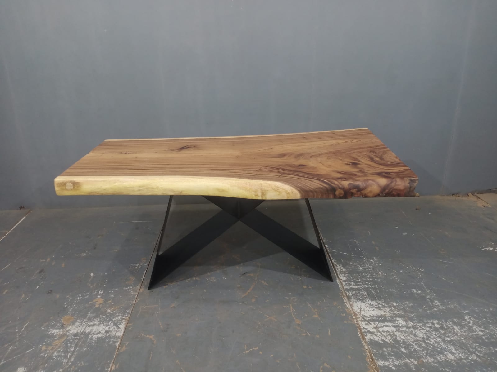 LIVE EDGE TABLES