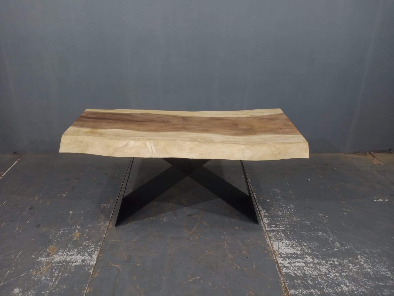 LIVE EDGE TABLES