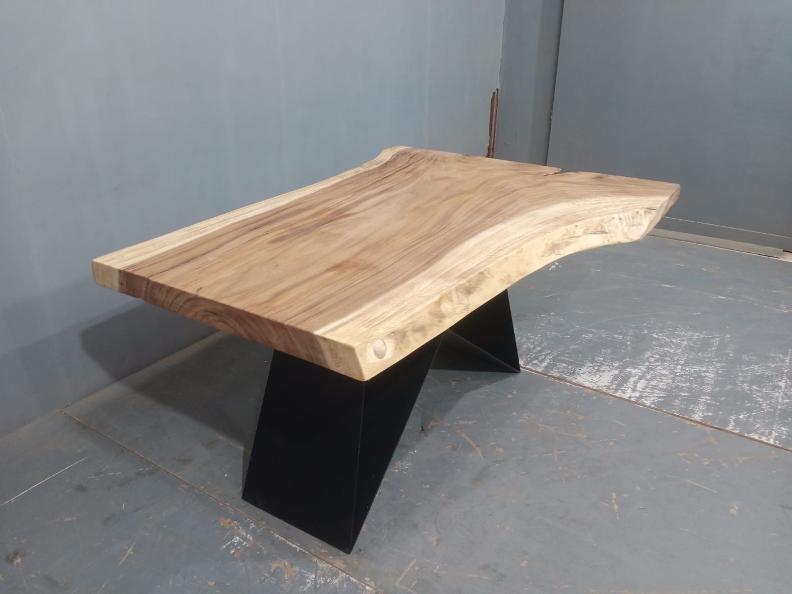 Live Edge Tables
