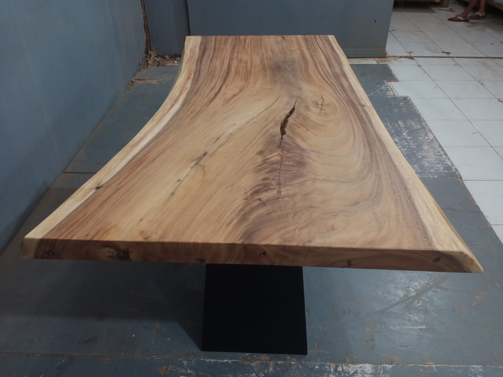 Live Edge Tables