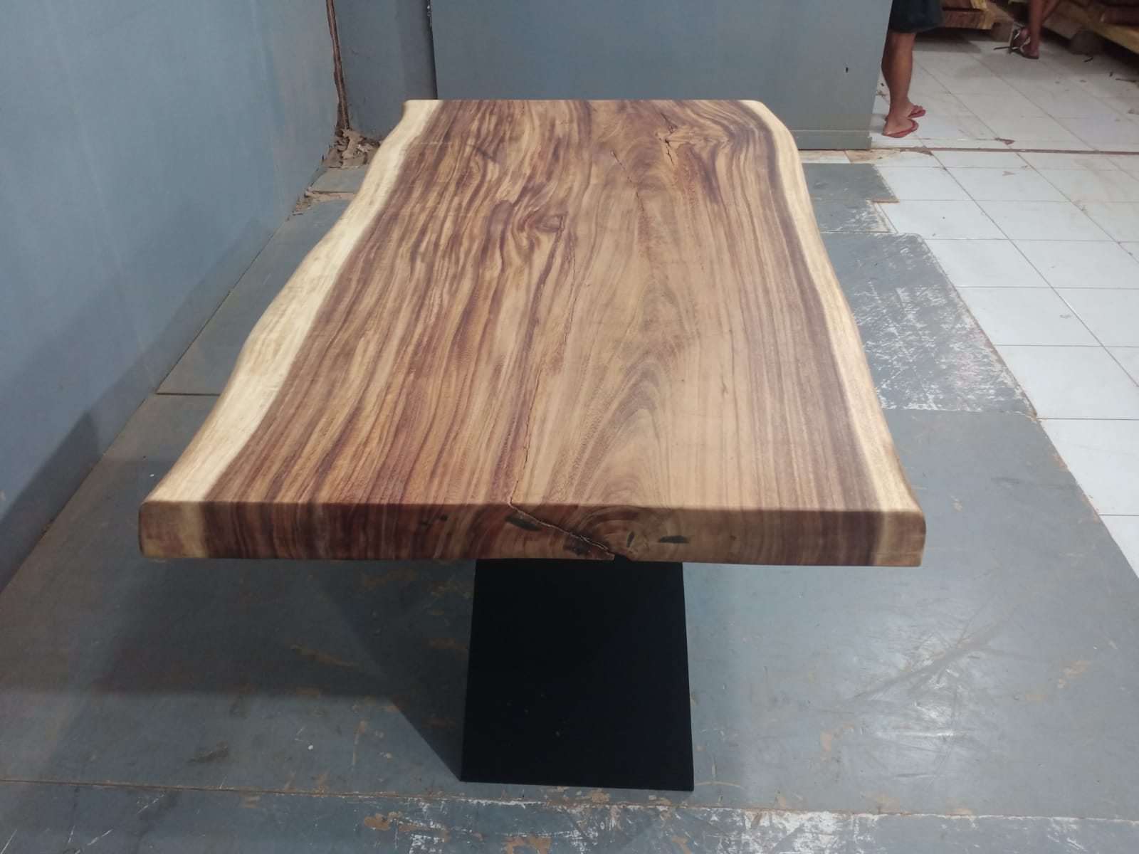 Live Edge Tables