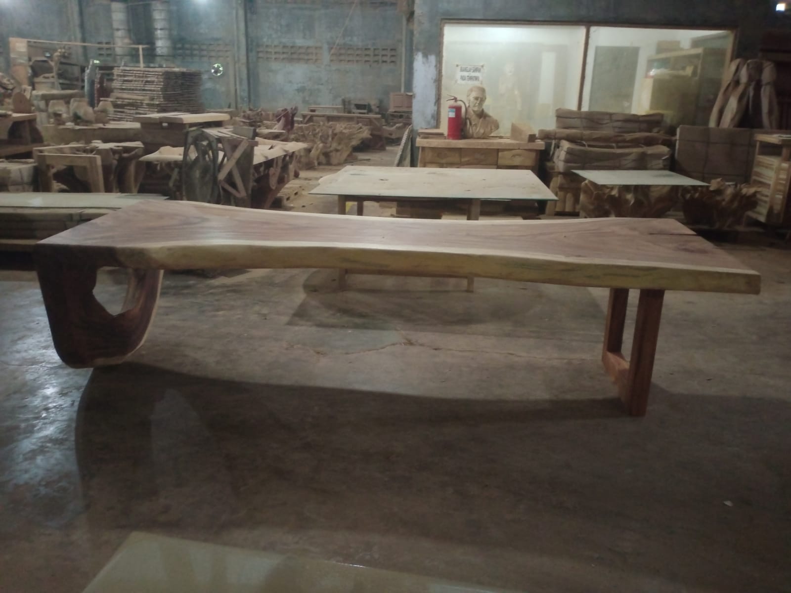 LIVE EDGE TABLES