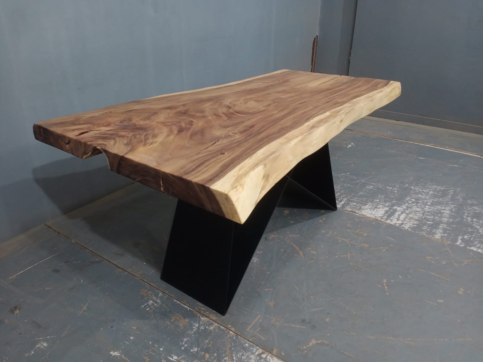 Live Edge Tables