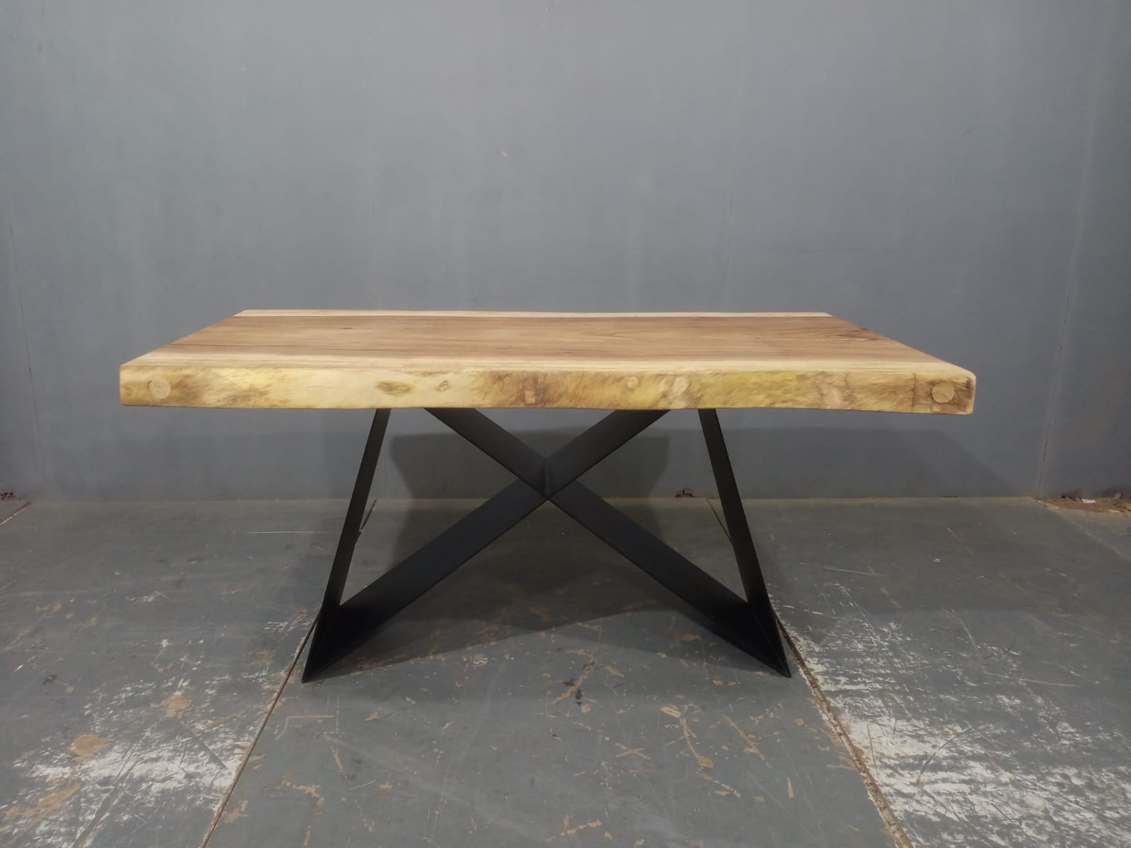 LIVE EDGE TABLES