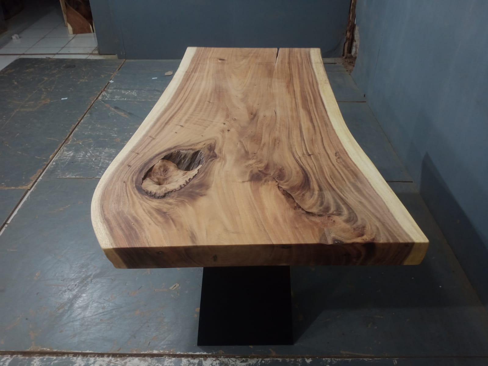 Live Edge Tables