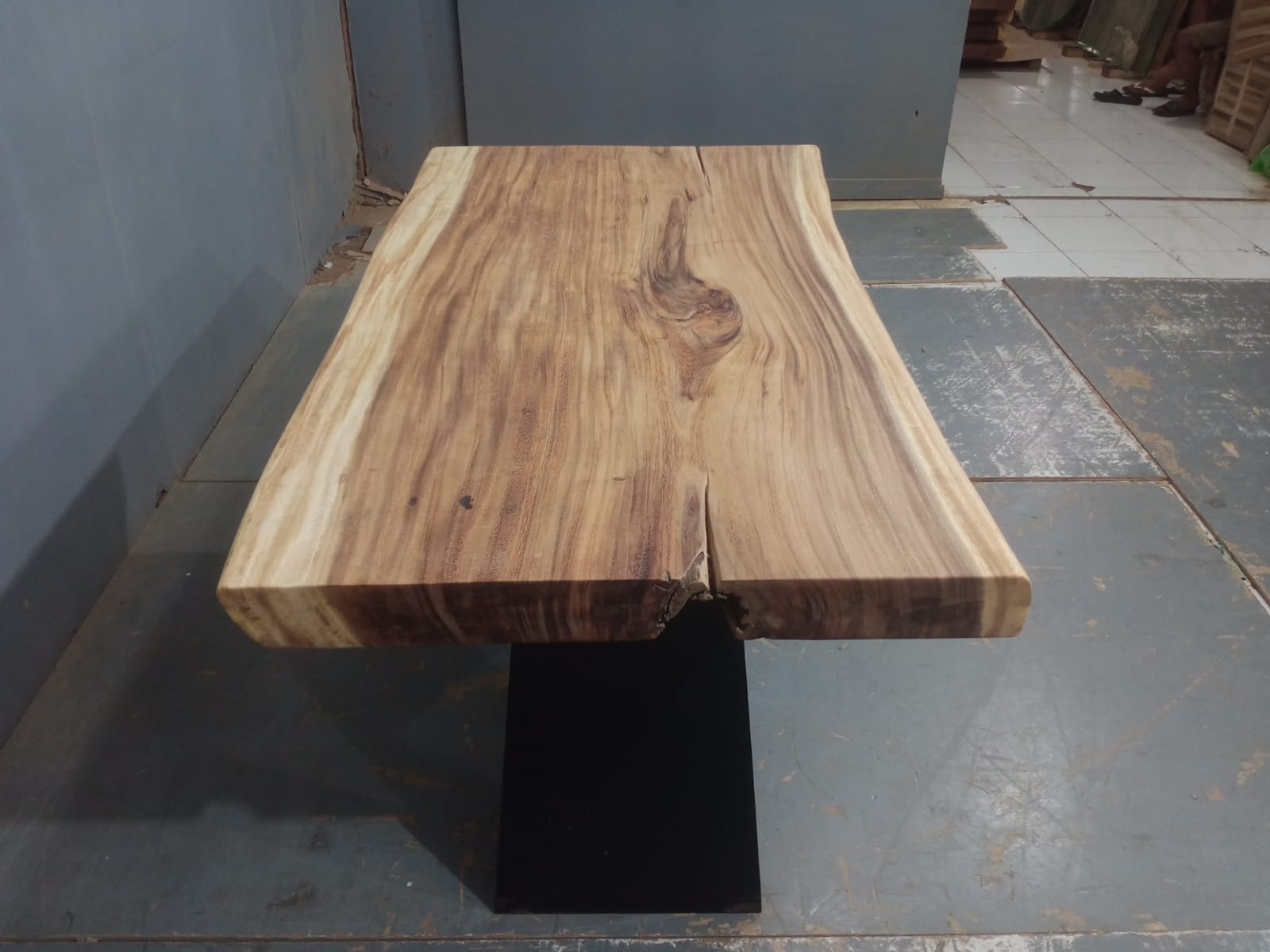 Live Edge Tables