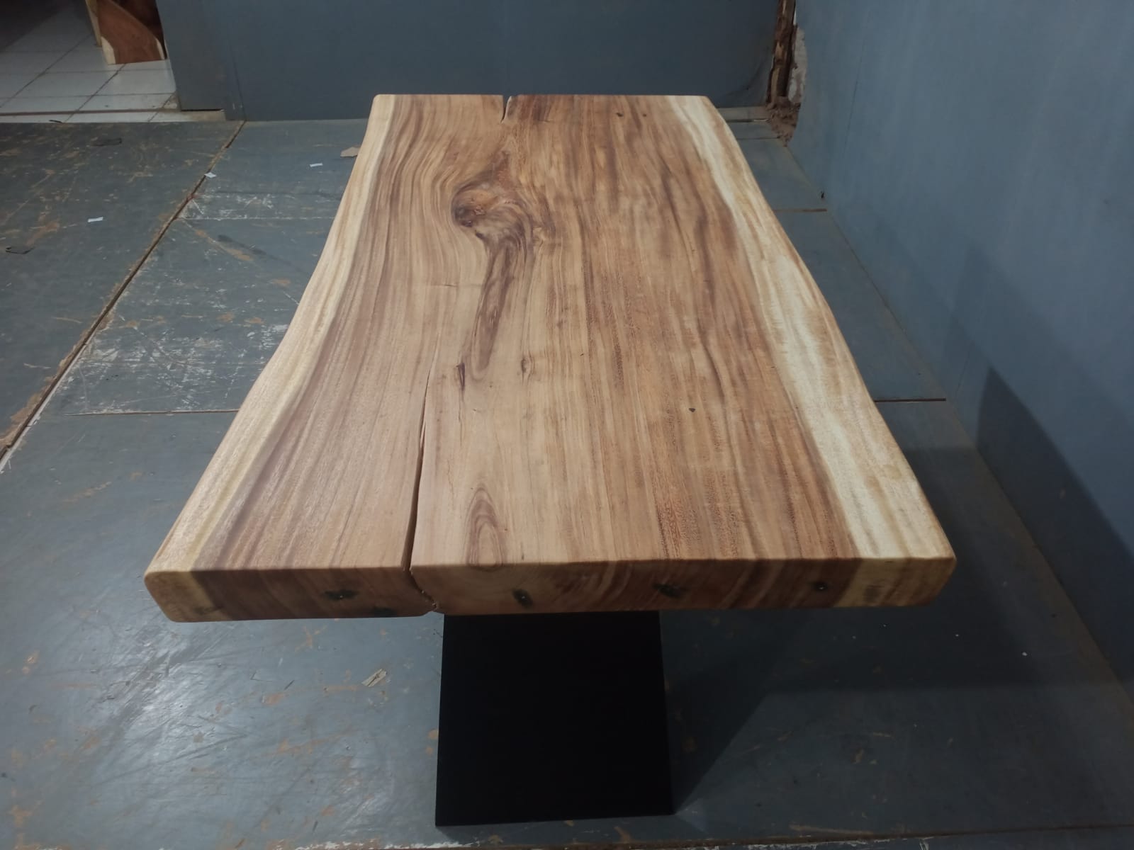 Live Edge Tables