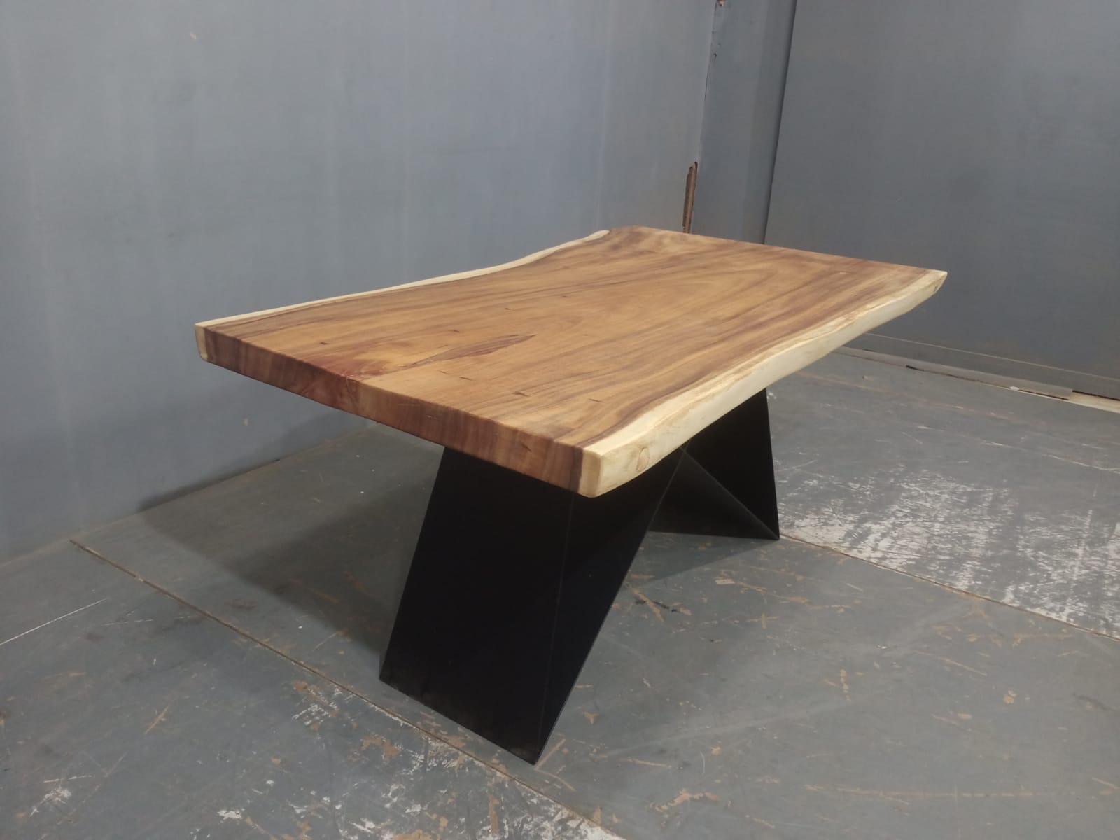 Live Edge Tables