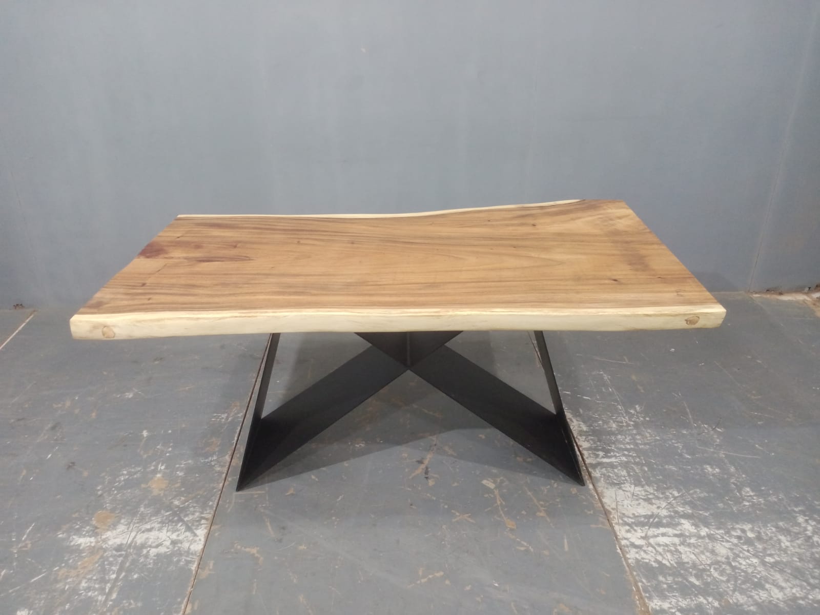 LIVE EDGE TABLES