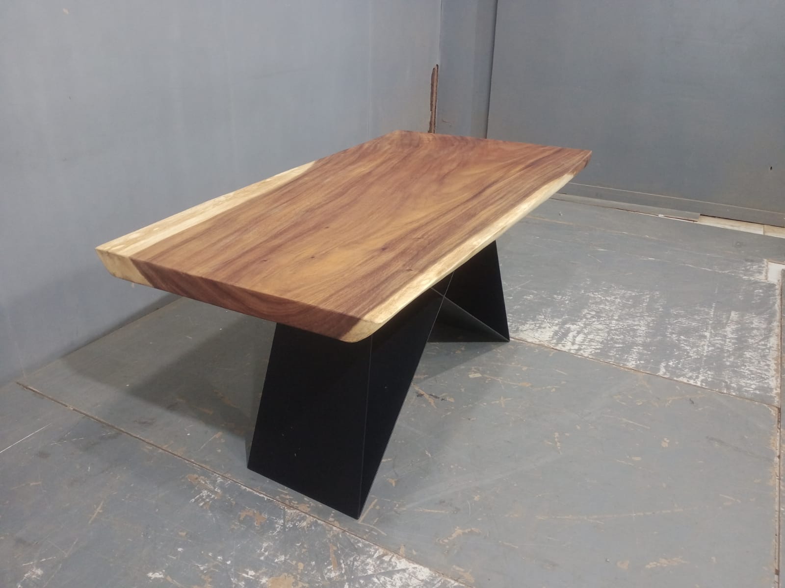 Live Edge Tables