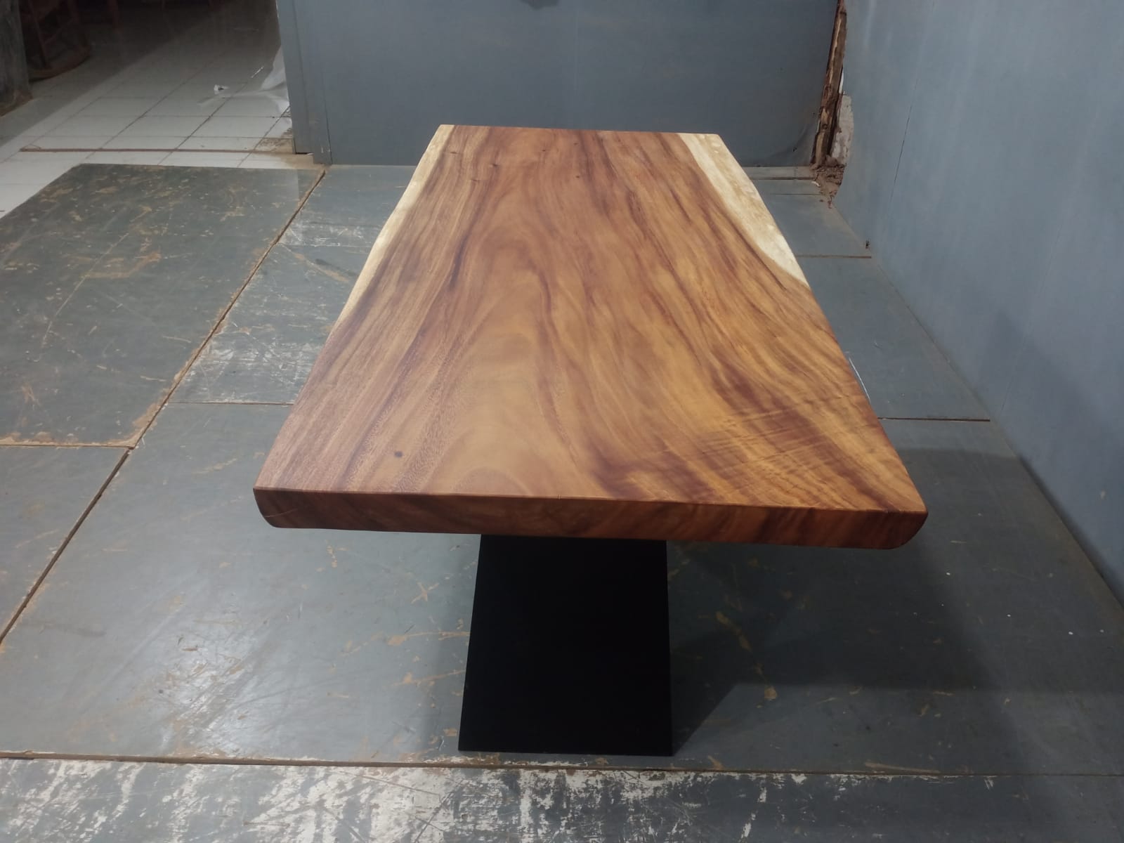 Live Edge Tables
