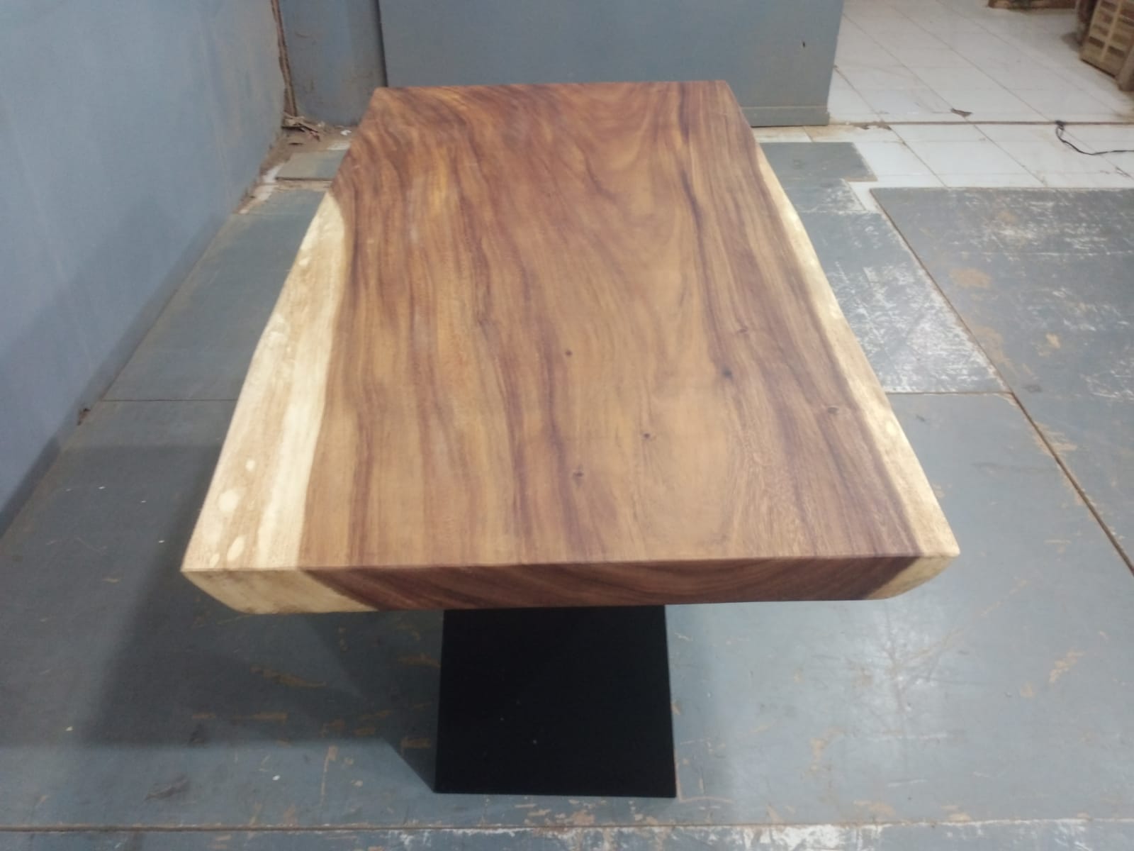 Live Edge Tables