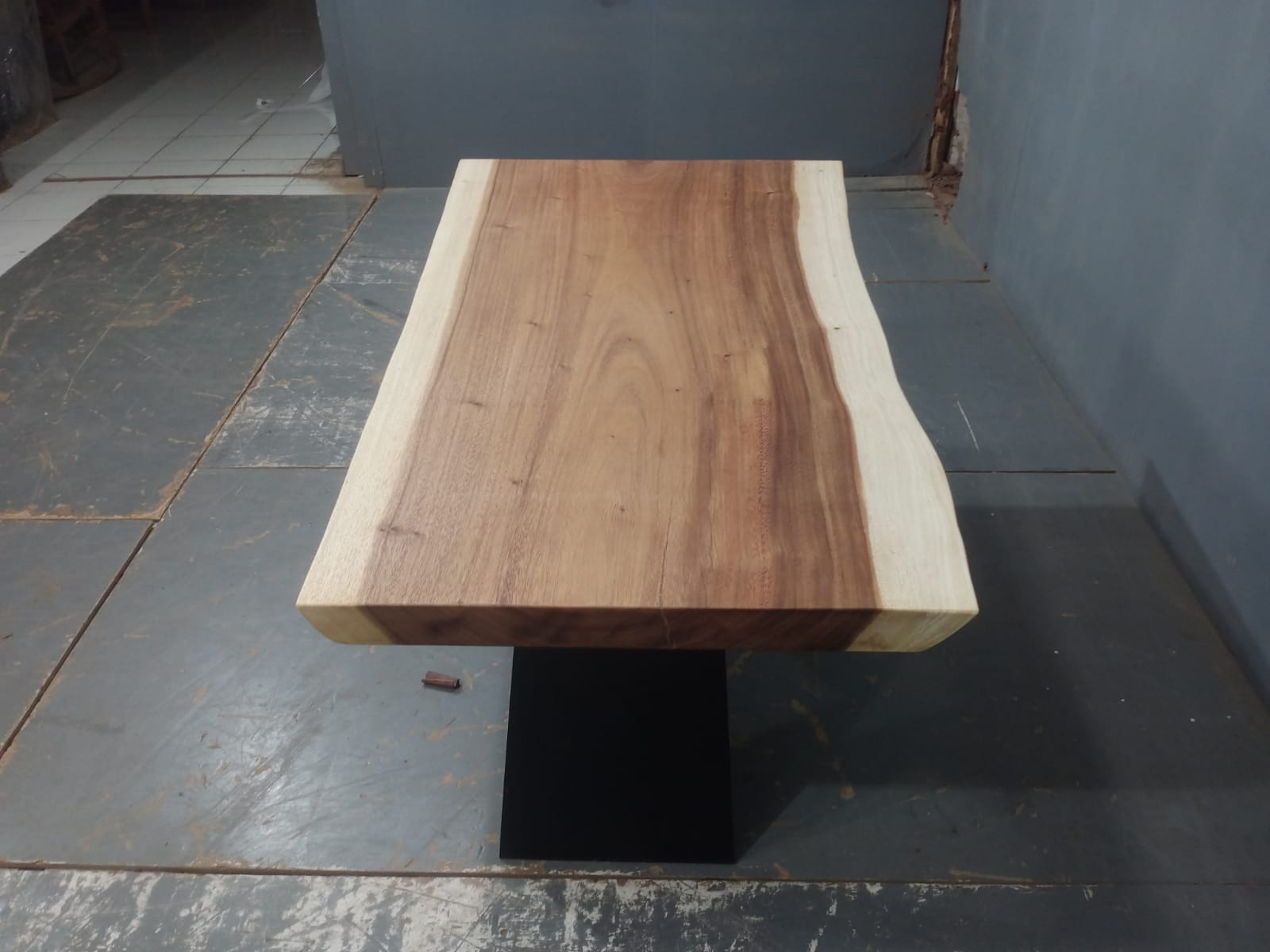 Live Edge Tables
