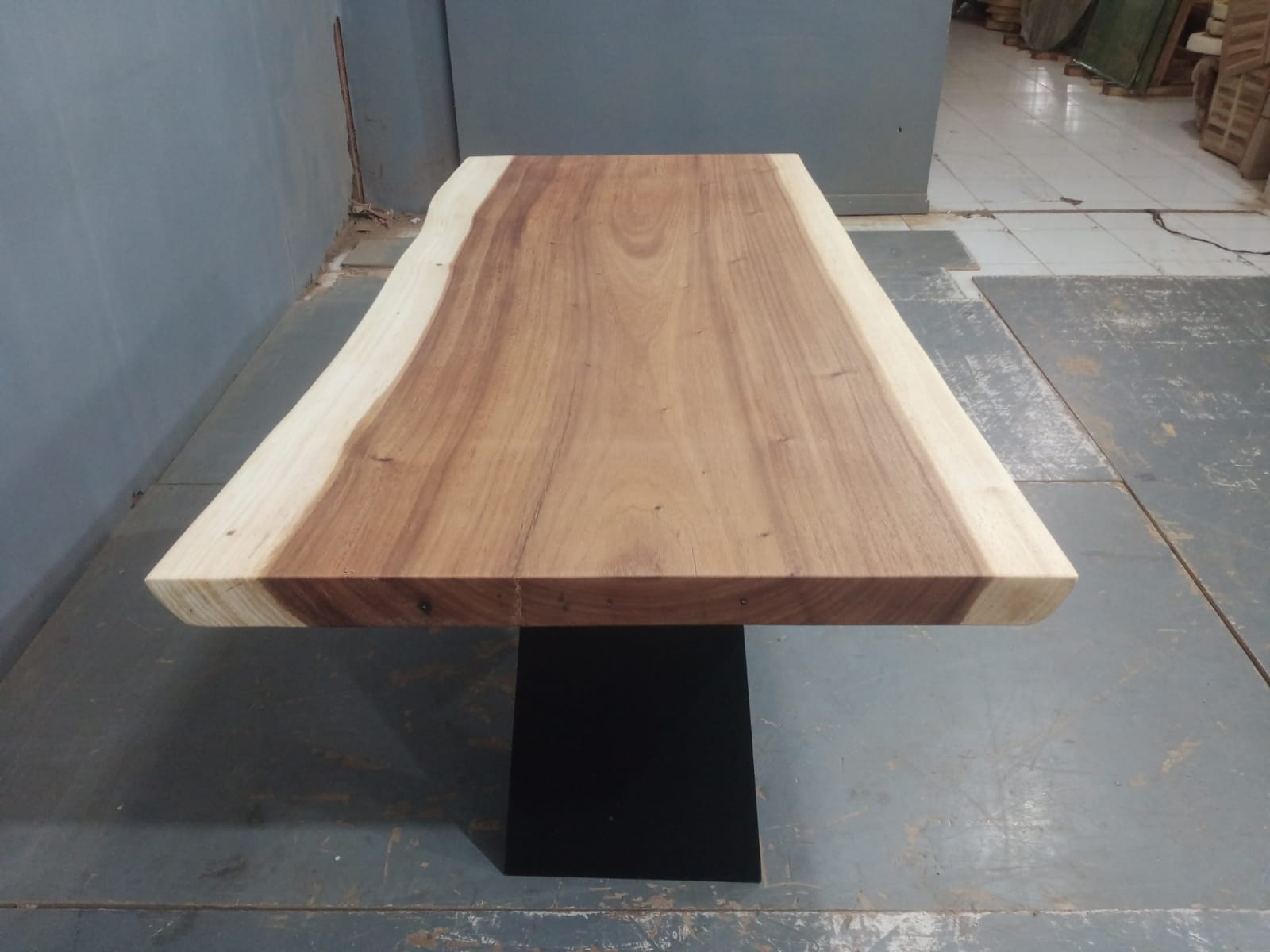 Live Edge Tables