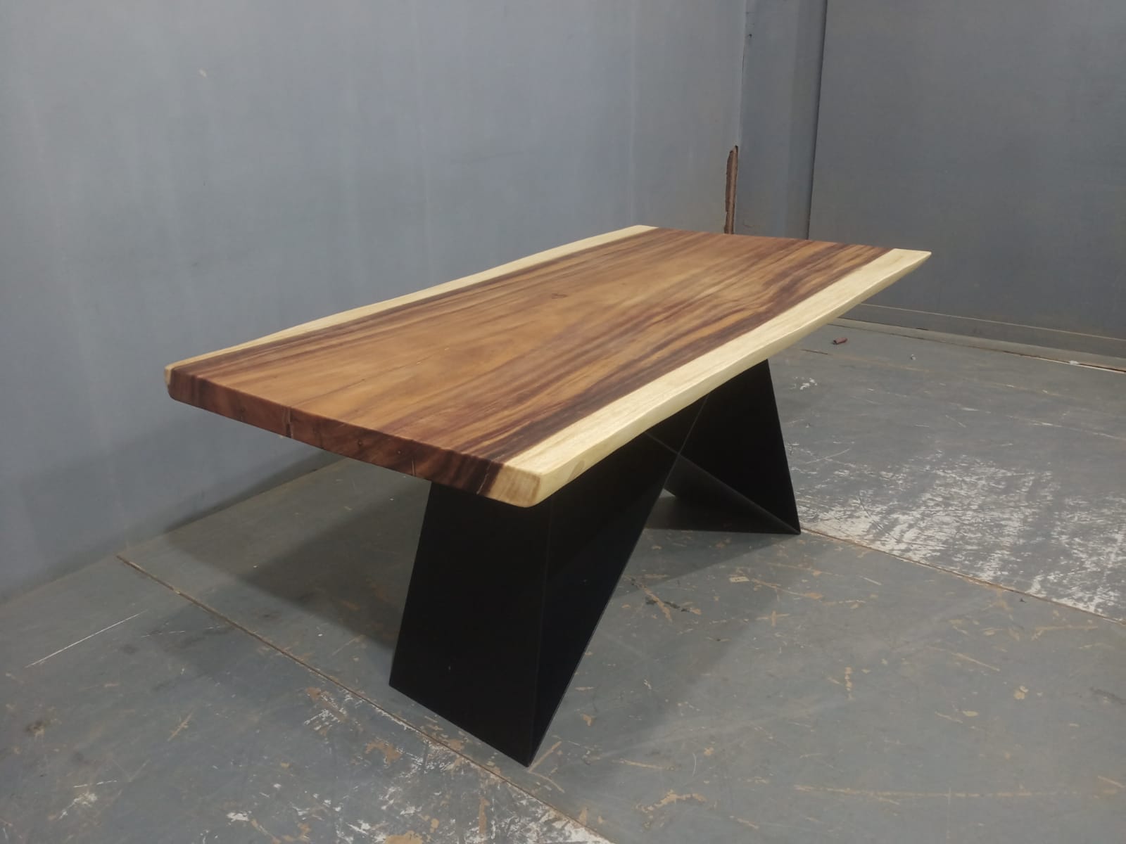 Live Edge Tables