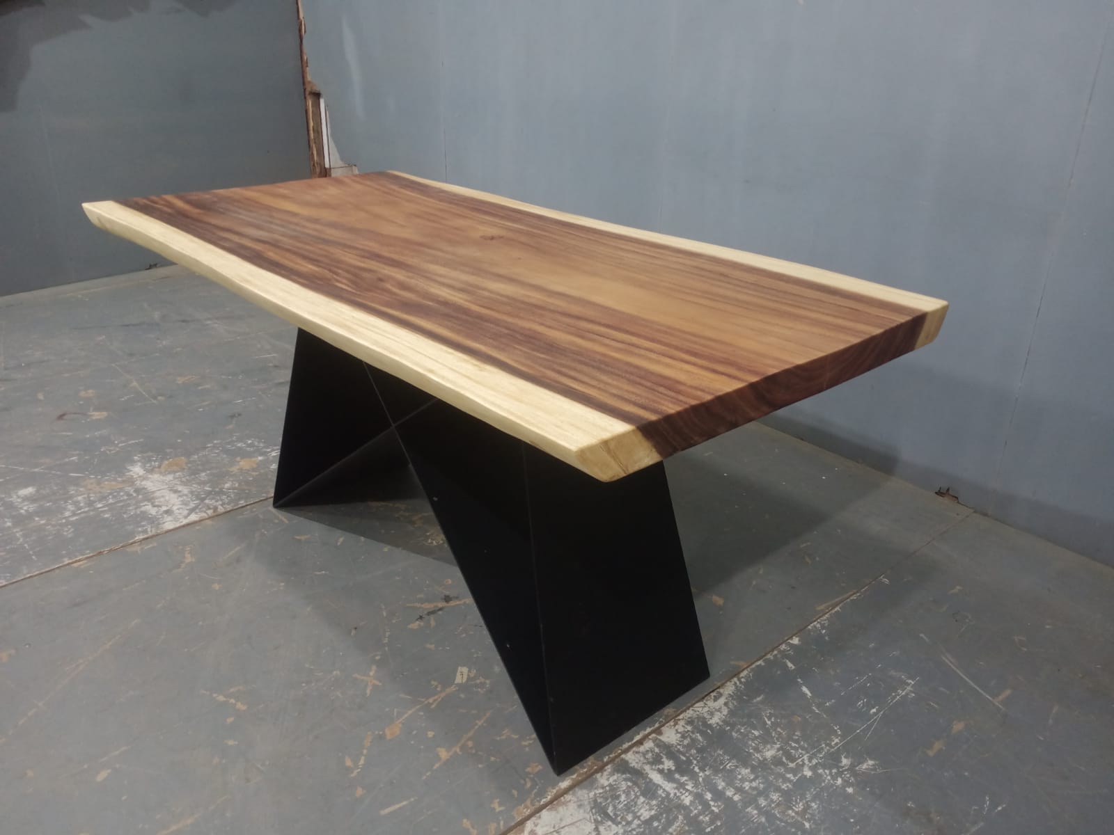 Live Edge Tables
