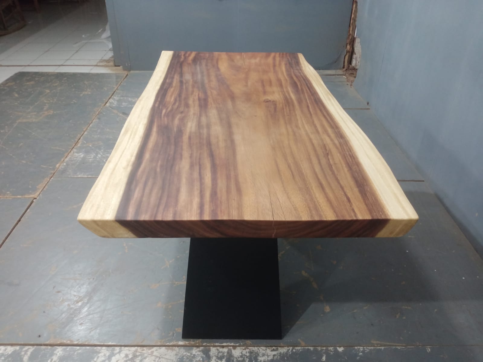 Live Edge Tables