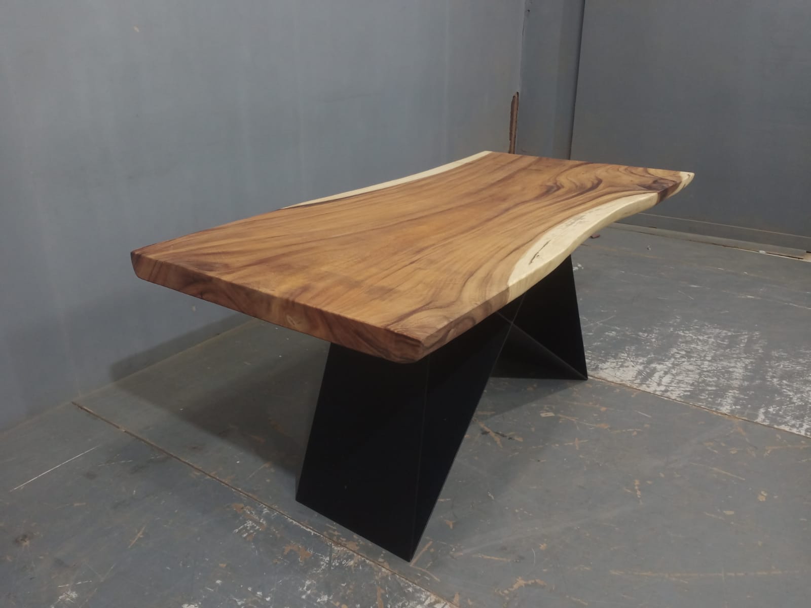 Live Edge Tables