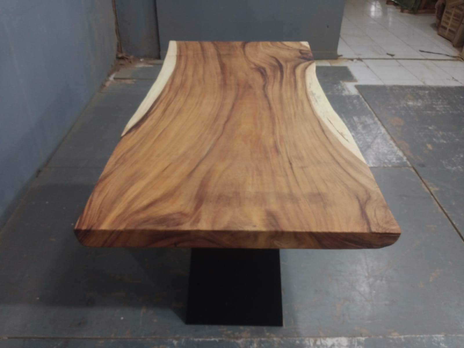 Live Edge Tables