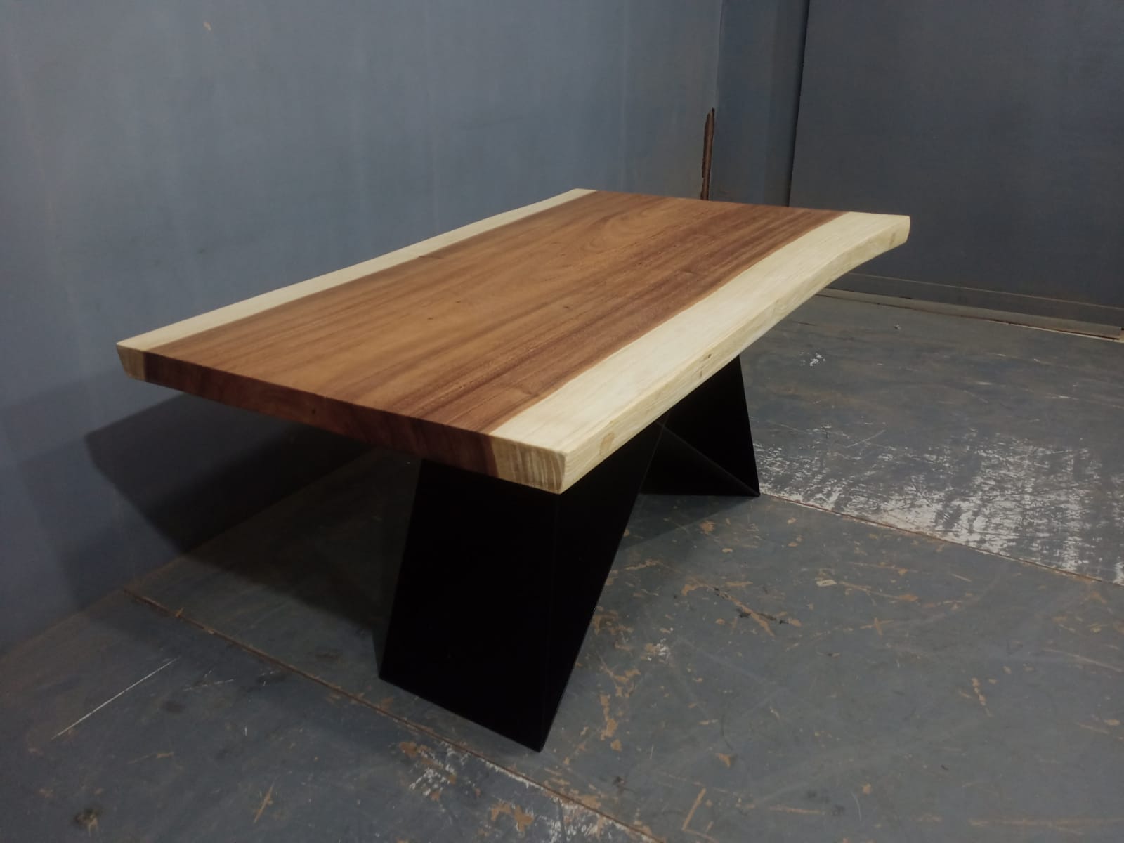 Live Edge Tables