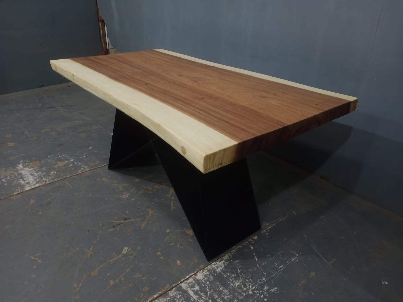 Live Edge Tables