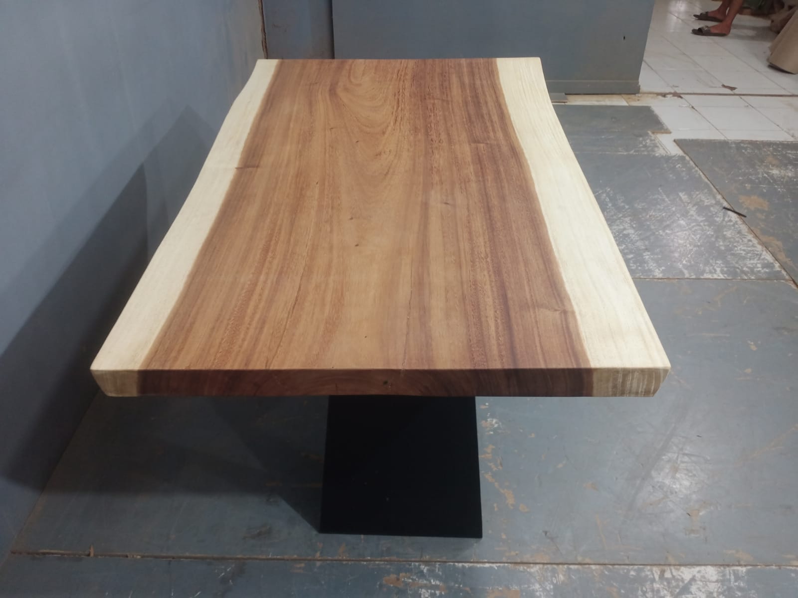 Live Edge Tables